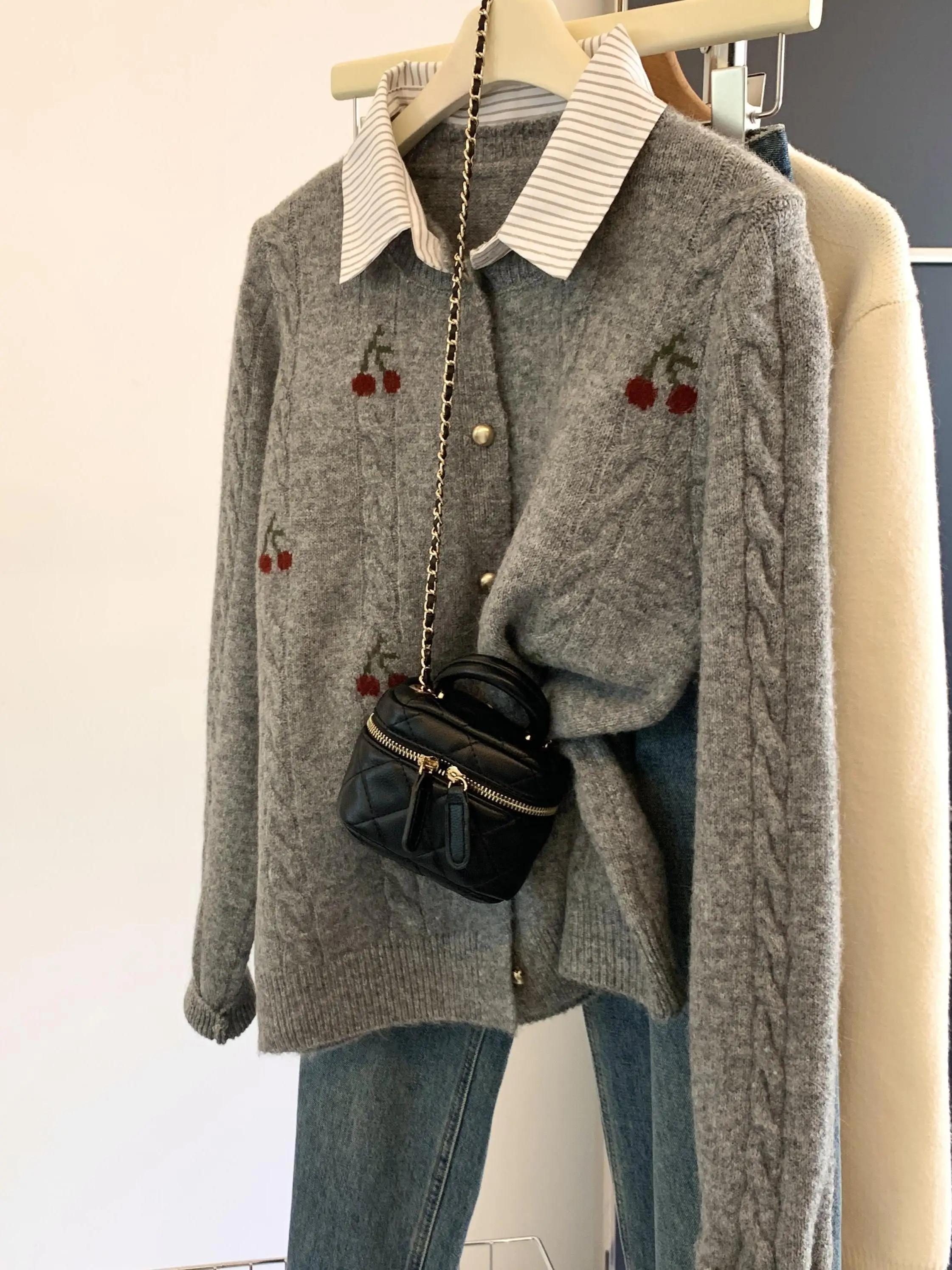 Women's Loose Knitted Sweater  - Embroidery Rose ulasan dan harga
