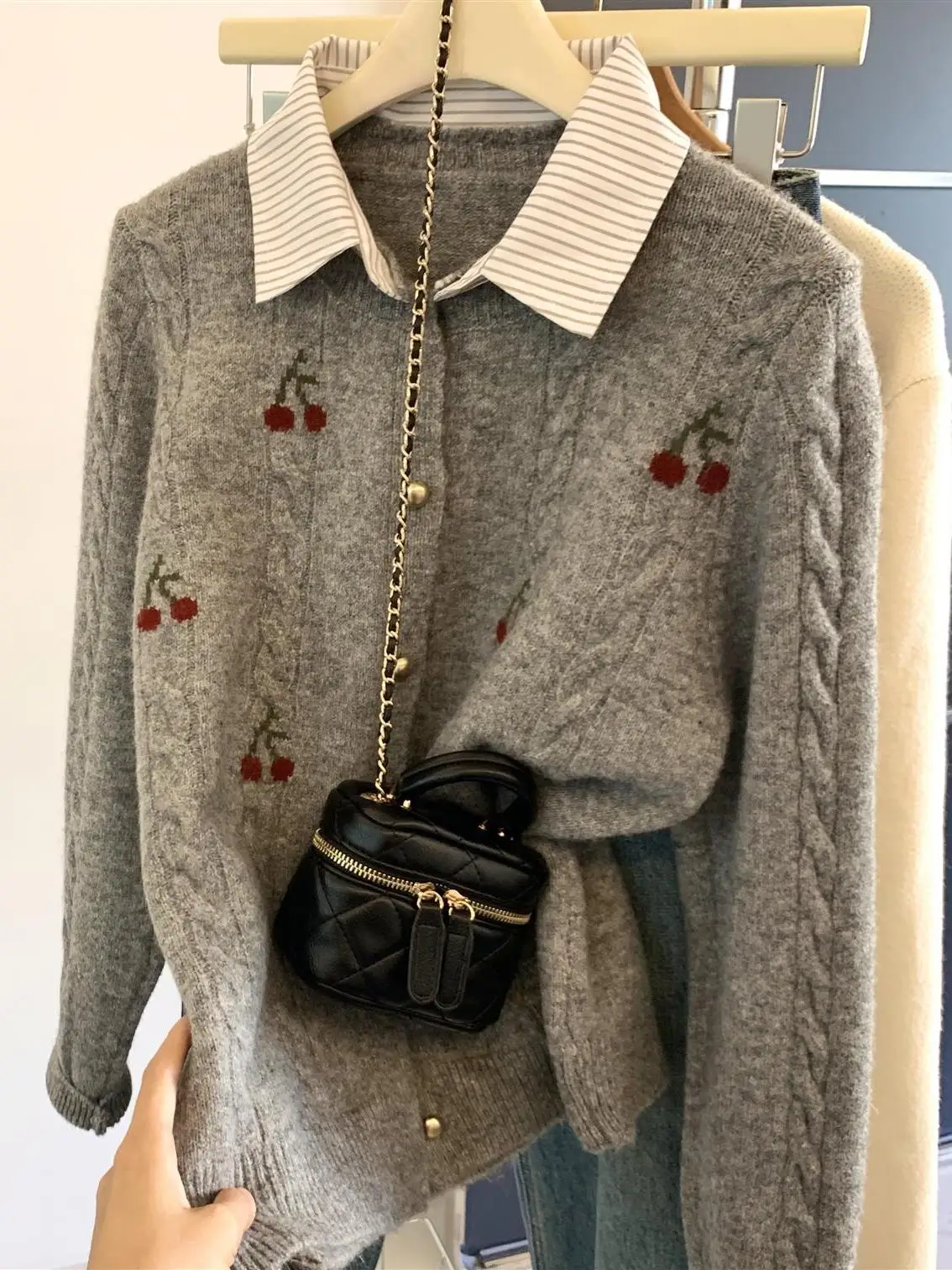 Women's Loose Knitted Sweater  - Embroidery Rose ulasan dan harga